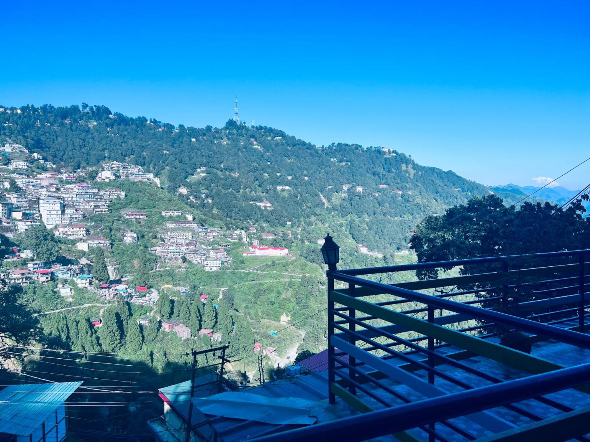 Hotel Irish Town Mussoorie Esterno foto